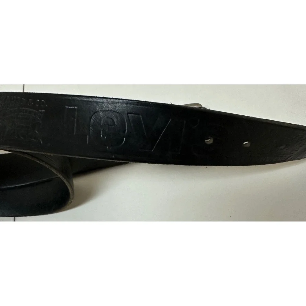 Levis Men's Black Leather Embossed Logo Belt Size 38/40 Silver Buckle